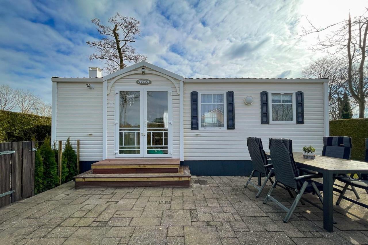 Knus En Modern Ingericht Chalet Met Gratis Wifi Tzummarum Exterior foto