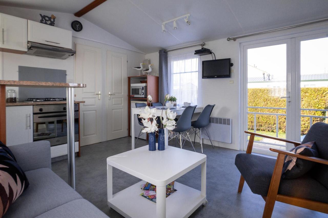 Knus En Modern Ingericht Chalet Met Gratis Wifi Tzummarum Exterior foto