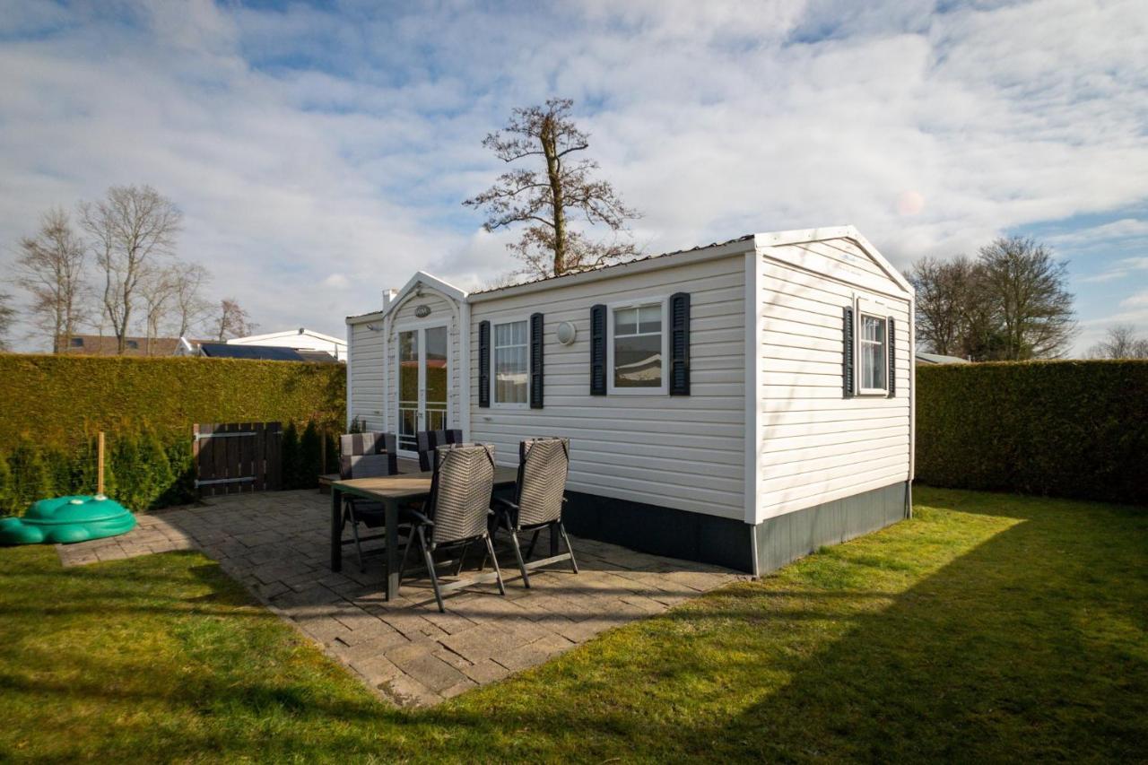 Knus En Modern Ingericht Chalet Met Gratis Wifi Tzummarum Exterior foto